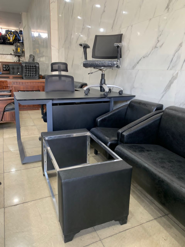 میز مدیریت پایه مثلثی مدل L